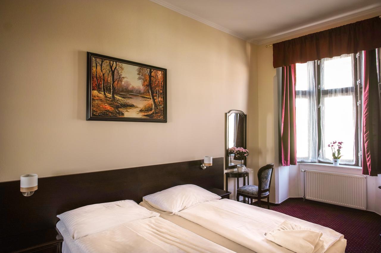 Hotel U Salzmannu Plzen Ngoại thất bức ảnh