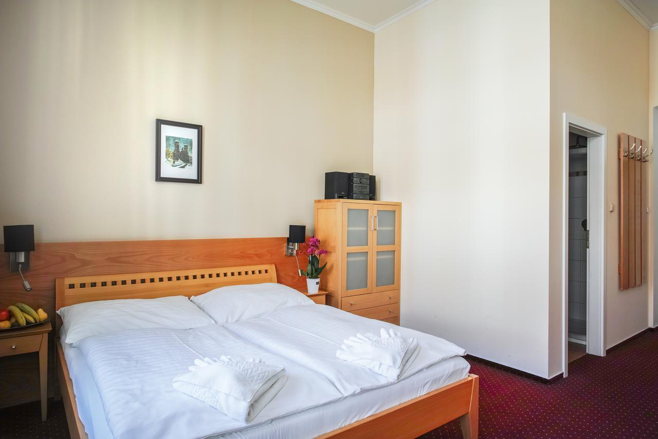 Hotel U Salzmannu Plzen Ngoại thất bức ảnh